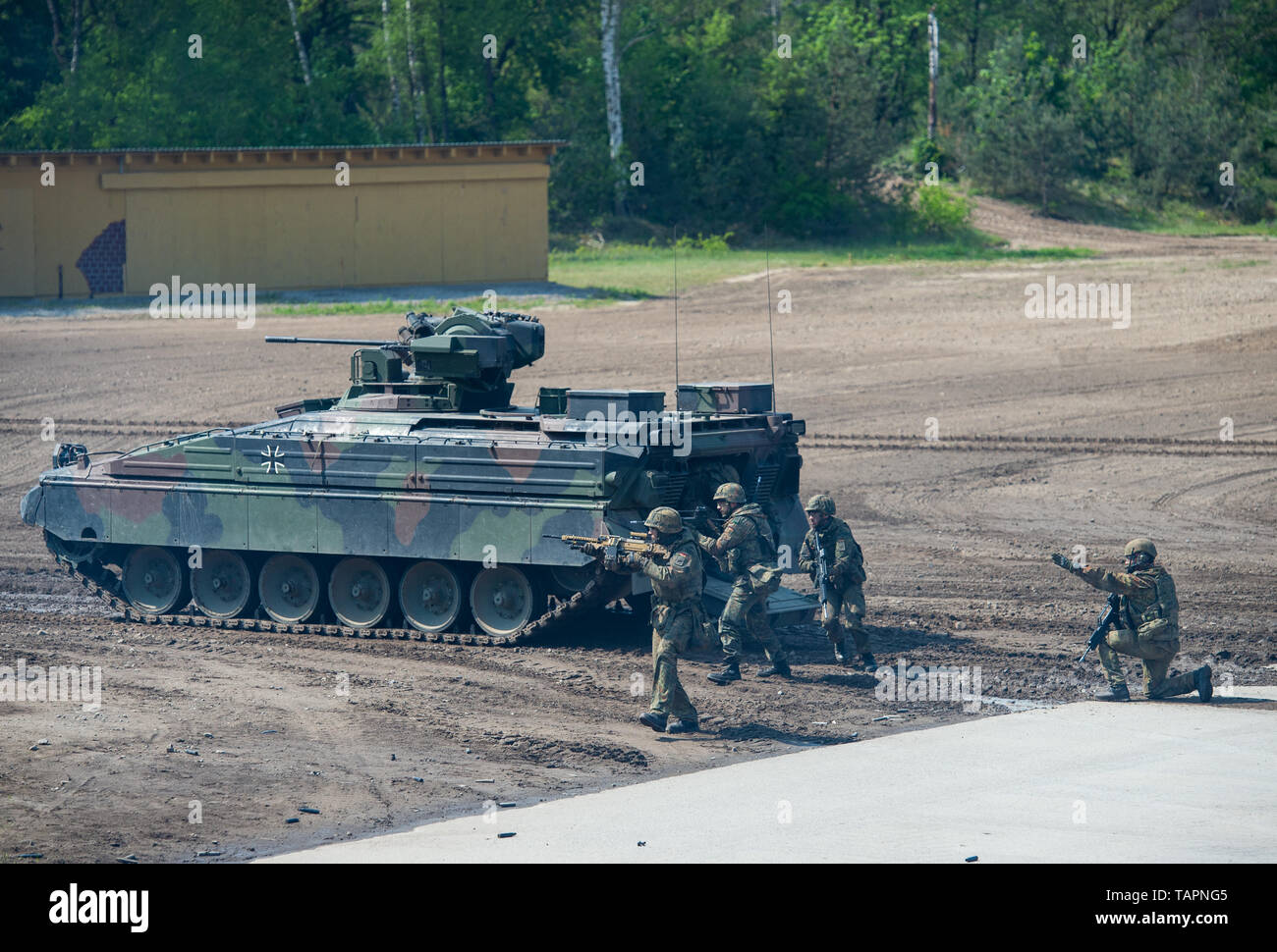 Vjtf Munster, Germany. 20th May, 2019. During a demonstration by the Very ...