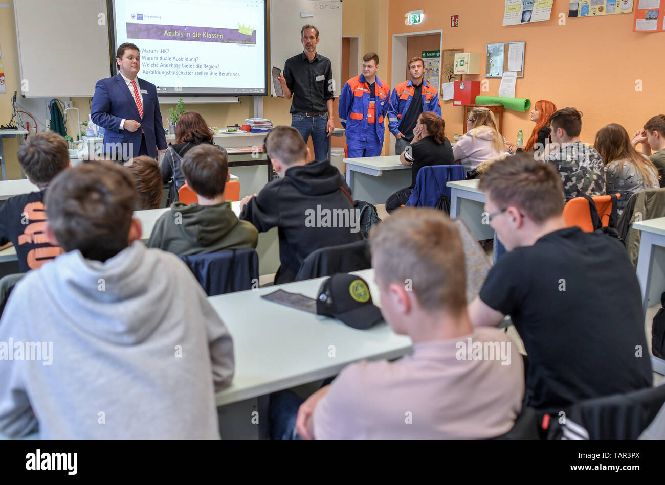Altlandsberg Germany 22nd May 2019 In Front Of The Pupils Of A