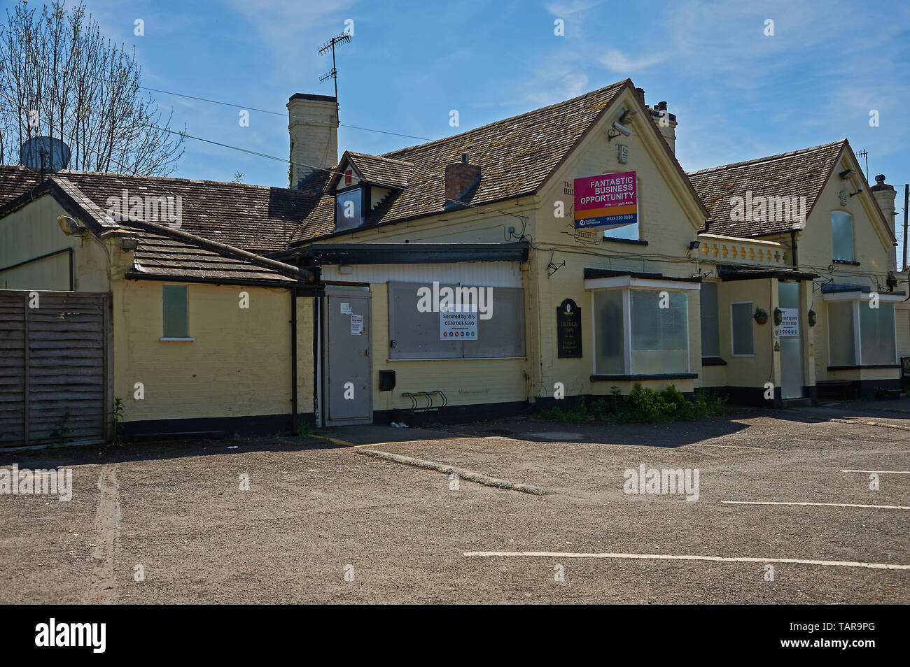 Closed public house in rural England Stock Photo
