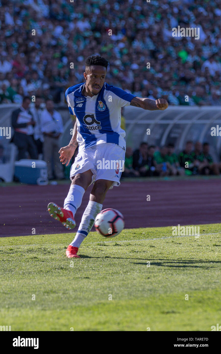 May 25, 2019. Oeiras, Portugal. Porto's defender from Brazil Eder Militao (3) in action during the game Sporting CP vs FC Porto © Alexandre de Sousa/Alamy Live News Stock Photo