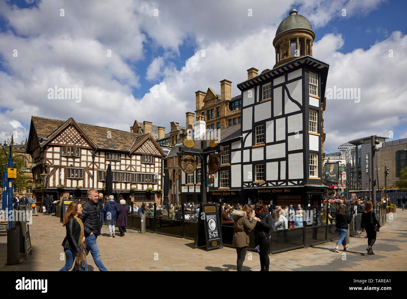 Old Wellington Inn  half-timbered pub and Sinclair's Oyster Bar in Manchester city centre,  part of Shambles Square Medieval buildings moved twice Stock Photo