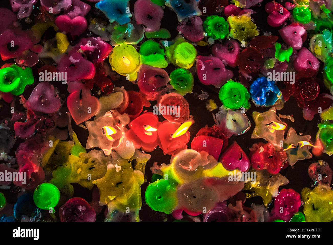 candles floating on water Stock Photo Alamy