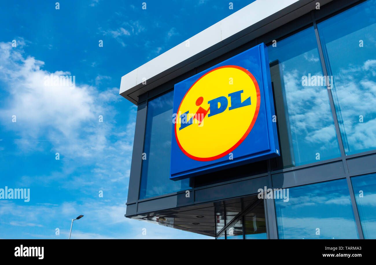 Lidl uk store hi-res stock photography and images - Alamy