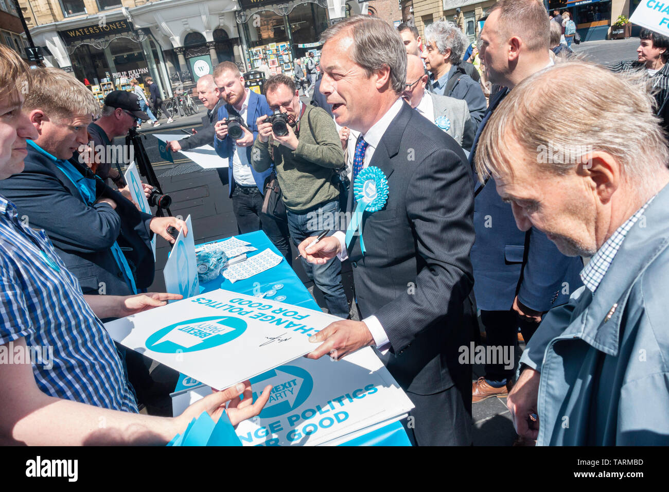 Newcastle upon Tyne, UK. 20th May 2019. UK. Nigel Farage meeting fellow Brexit Party members Stock Photo
