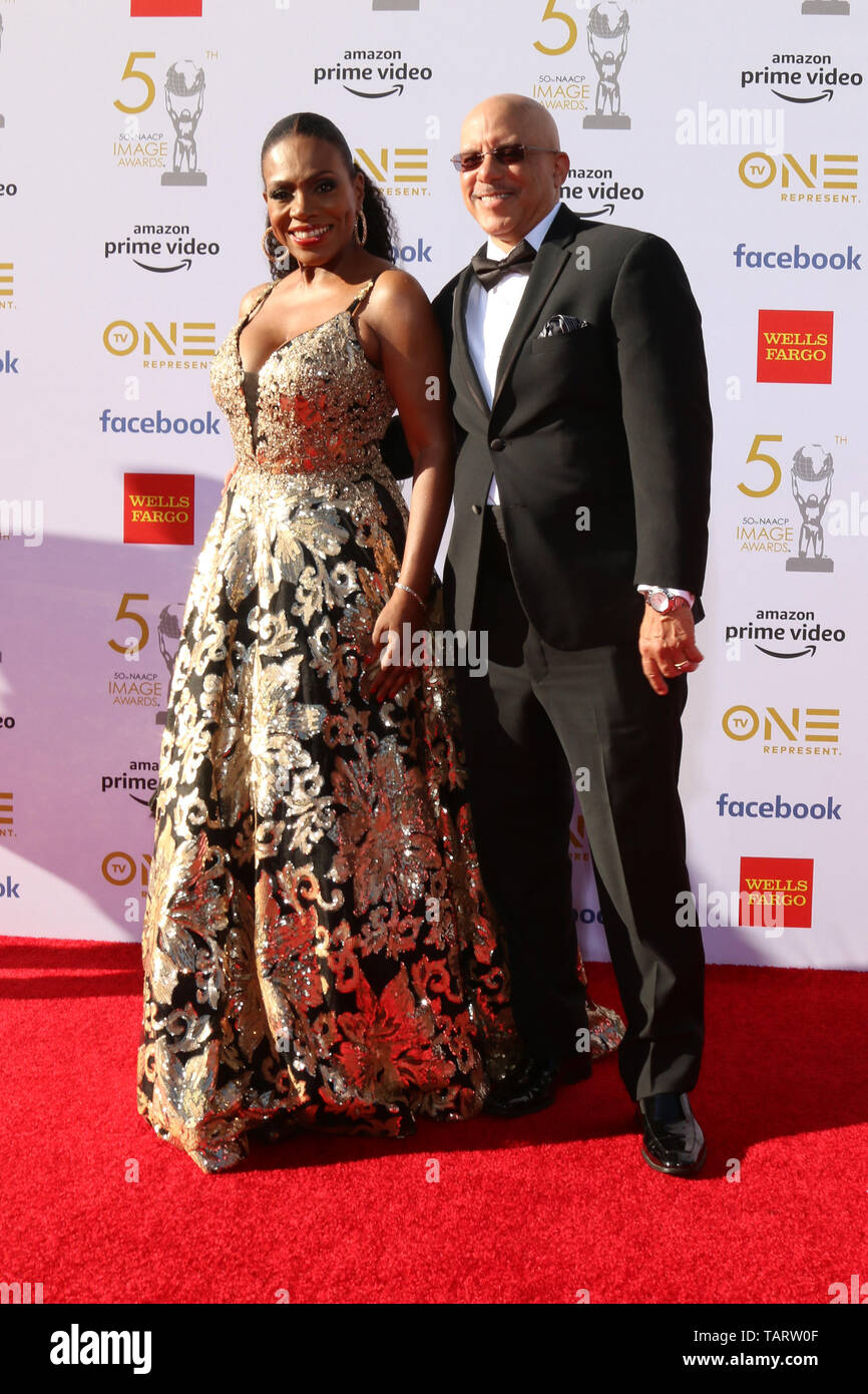 March 30, 2019 - Los Angeles, CA, USA - LOS ANGELES - MAR 30:  Sheryl Lee Ralph, Vincent Hughes at the 50th NAACP Image Awards - Arrivals at the Dolby Theater on March 30, 2019 in Los Angeles, CA (Credit Image: © Kay Blake/ZUMA Wire) Stock Photo