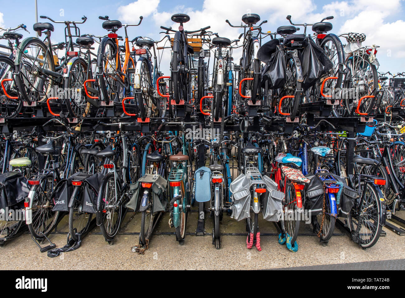 Bicycle parking garage hotsell