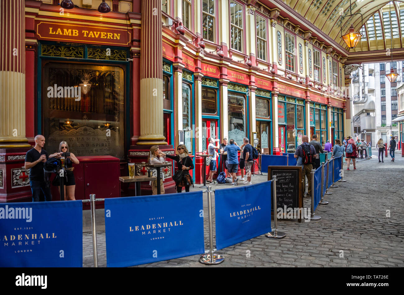 The lamb tavern at leadenhall market hires stock photography and