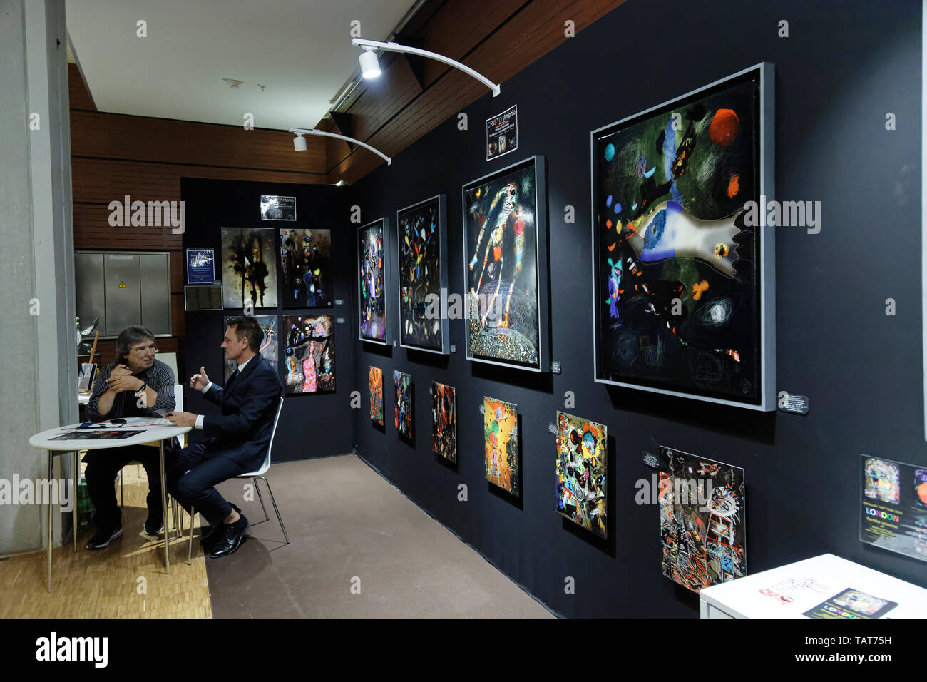Paris, France. 26Th May, 2019.Cristo Alexio Antonio at Art Shopping at the Carrousel du Louvre in Paris.Credit:Veronique Phitoussi/Alamy Stock Photo Stock Photo