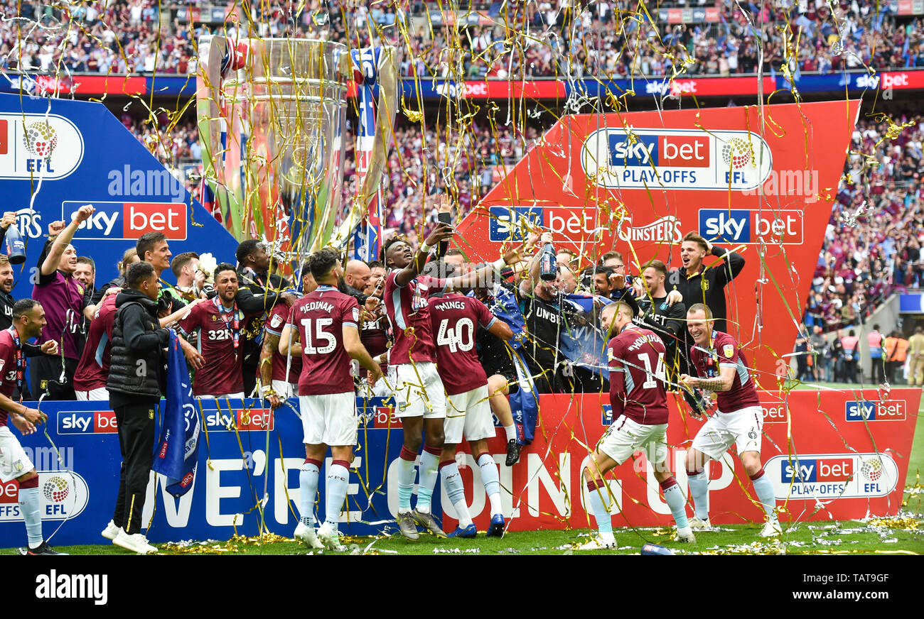 Aston Villa celebrate winning the EFL Sky Bet  Championship Play-Off Final match between Aston Villa and Derby County at Wembley Stadium , London , 27 May 2019 Editorial use only. No merchandising. For Football images FA and Premier League restrictions apply inc. no internet/mobile usage without FAPL license - for details contact Football Dataco Stock Photo