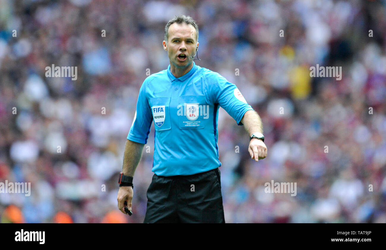 Occupation ref referee hi-res stock photography and images - Alamy