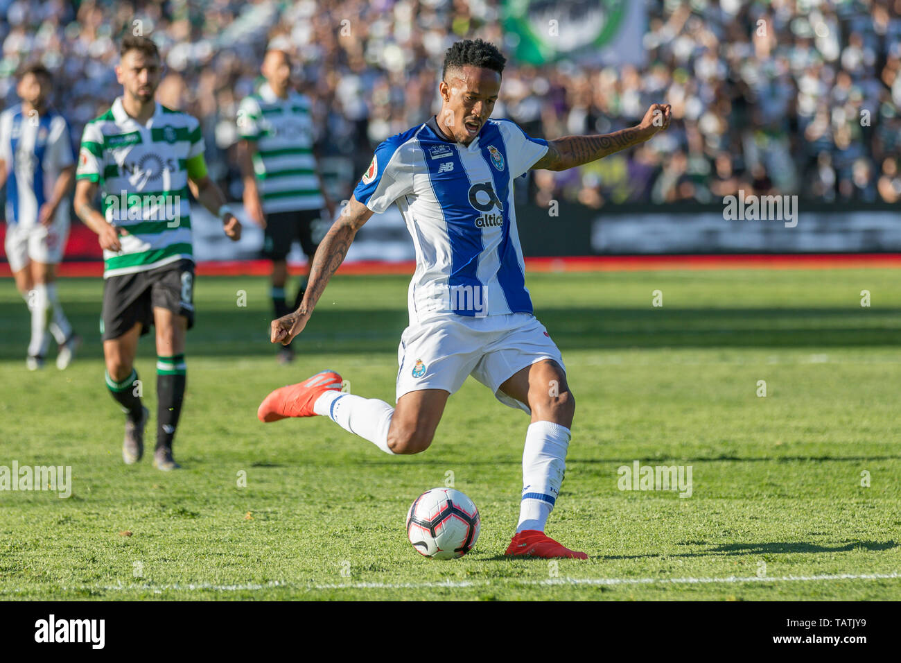 May 25, 2019. Oeiras, Portugal. Porto's defender from Brazil Eder Militao (3) in action during the game Sporting CP vs FC Porto © Alexandre de Sousa/Alamy Live News Stock Photo