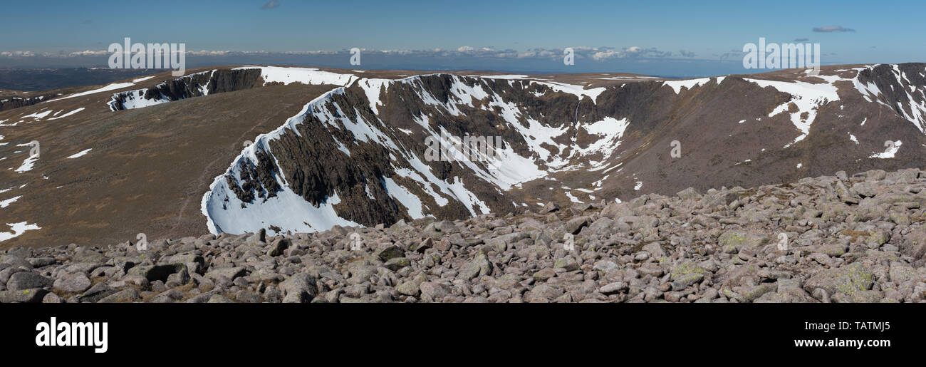 Sgor an Lochain Uaine from Cairn Toul with the Falls of Dee in Garbh Choire Dhaidh and Garbh Choire Mor on the left, Cairngorm Mountains, Scotland Stock Photo