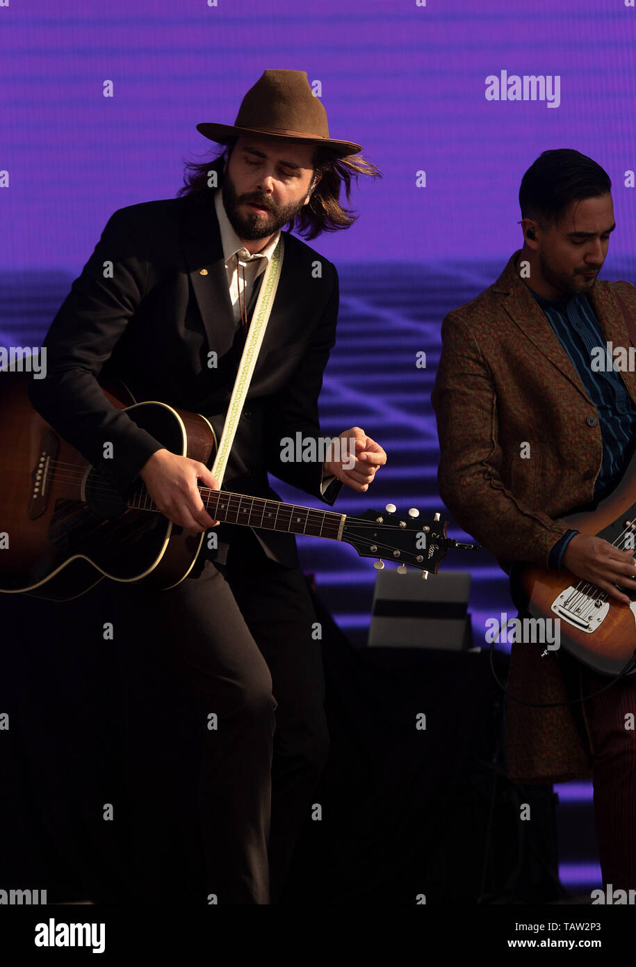 https://c8.alamy.com/comp/TAW2P3/napa-california-may-26-ben-schneider-of-lord-huron-performs-during-bottlerock-napa-valley-2019-at-napa-valley-expo-on-may-26-2019-in-napa-california-photo-imagespacemediapunch-TAW2P3.jpg