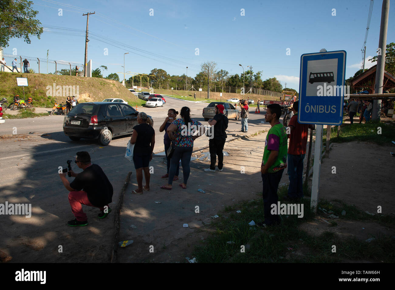 MANAUS, AM - 27.05.2019: BR147 CLOSED BY RELATIVES OF PRISONERS - Manifestation COMPAJ, Manaus-Am. BR147 closed by relatives of victims of the rebellion in prison Anísio Jobim. (Photo: Amarildo Oliveira/Fotoarena) Stock Photo