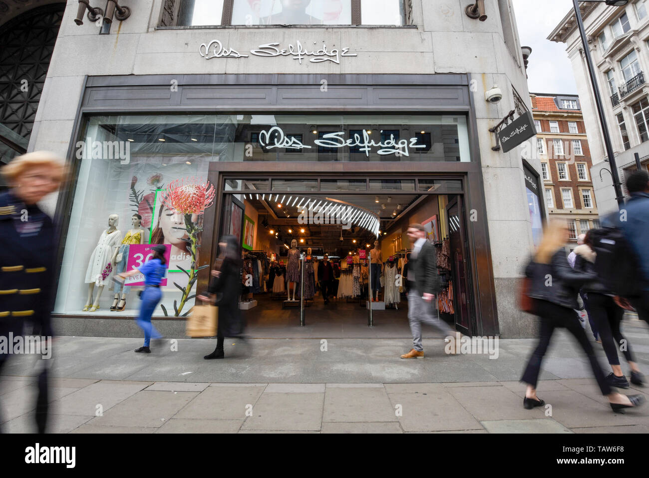 Wallis store on oxford street hires stock photography and images Alamy