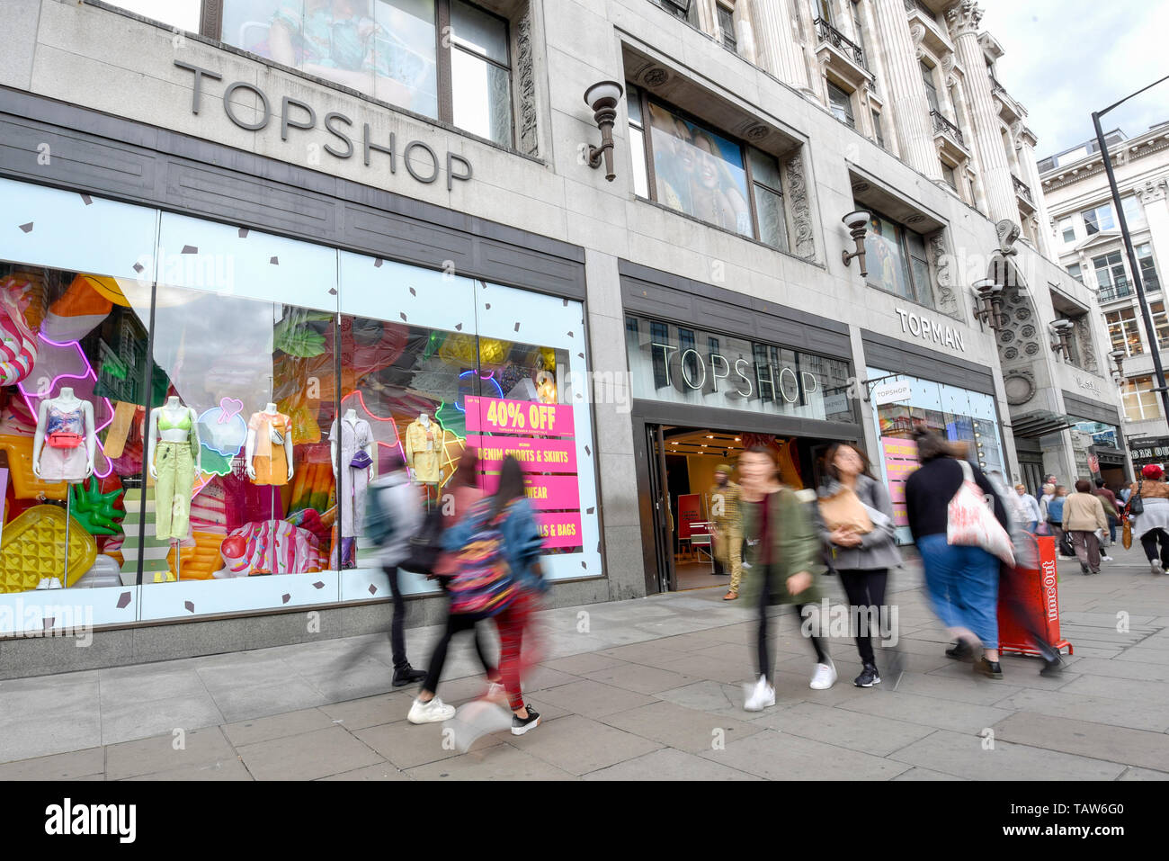 Wallis store on oxford street hires stock photography and images Alamy