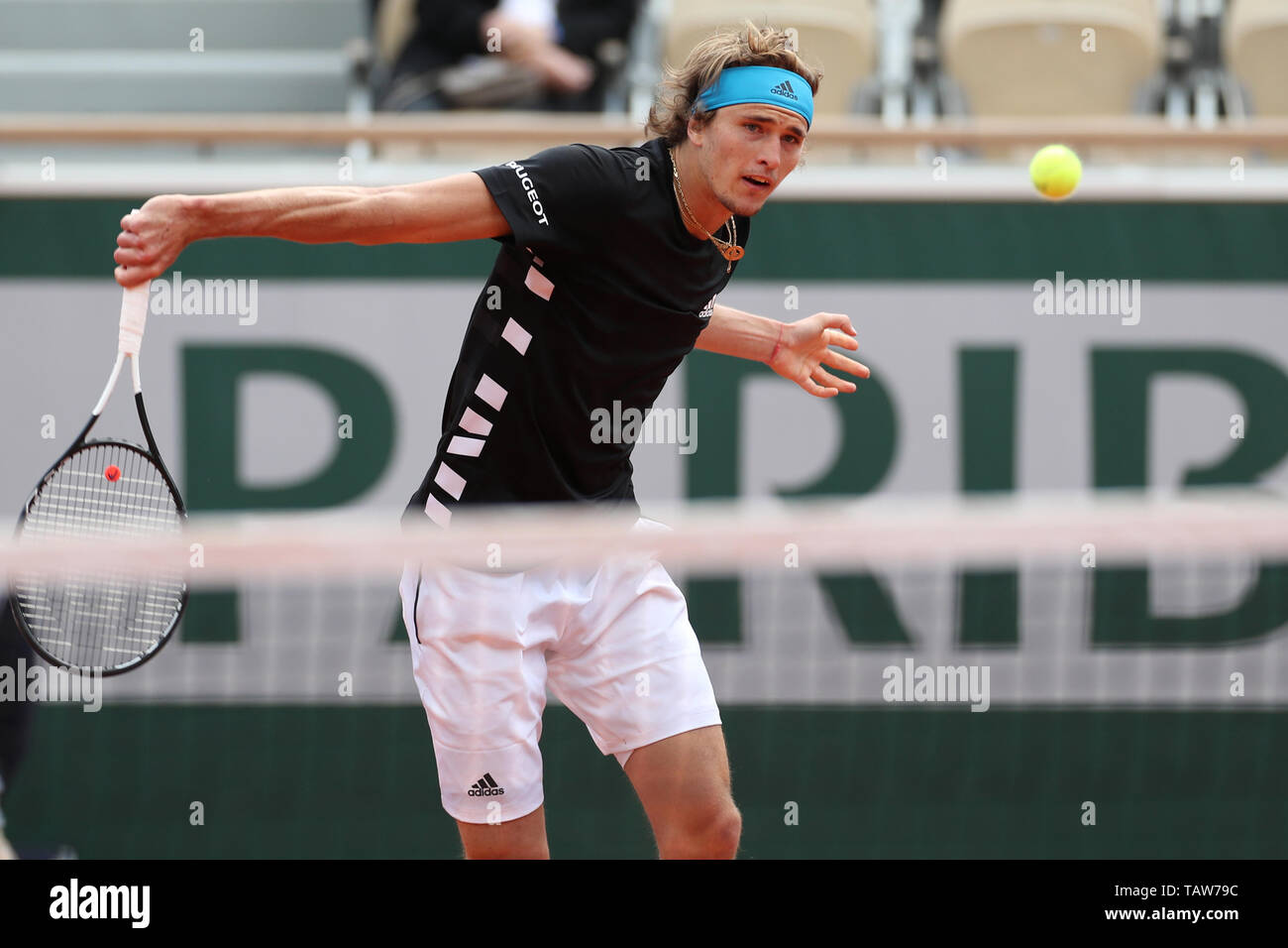 Paris, France. 28th May, 2019. Paris, France. 28th May, 2019. Roland Garros,  paris, France; French Open Tennis tournament; Alexander Zverev (GER) plays  a defensive backhand Credit: Action Plus Sports Images/Alamy Live News