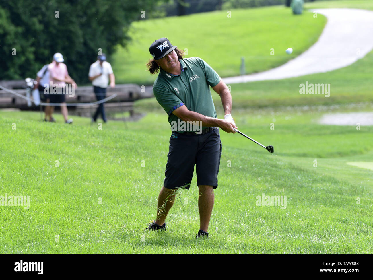 Dublin, OH, USA. 27th May, 2019. Pat Perez plays a shot on the 9th hole during practice round play at the 2019 Memorial Day Tournament presented by Nationwide at Muirfield Village Golf Club in Dublin, OH. Austyn McFadden/CSM/Alamy Live News Stock Photo