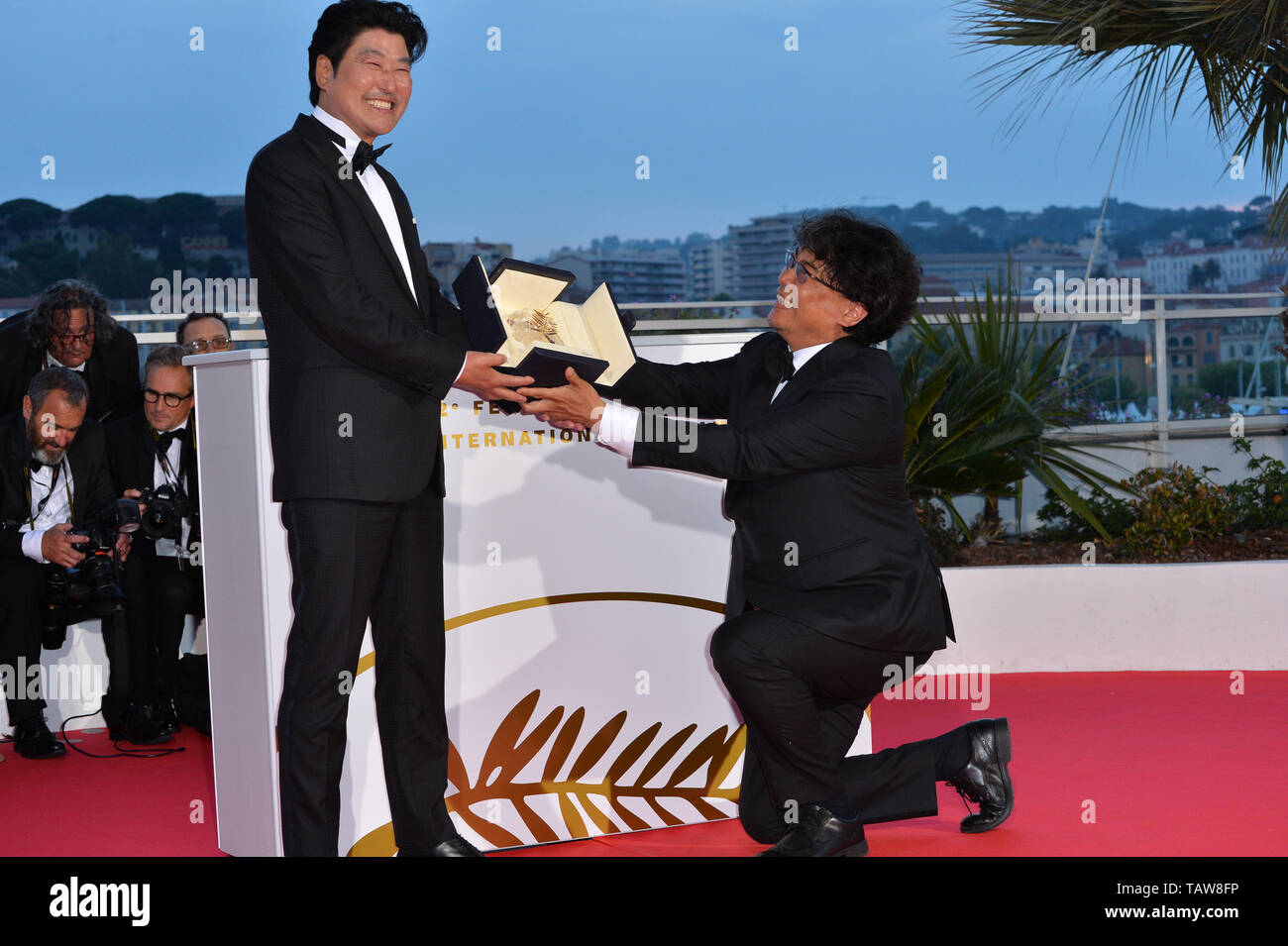 CANNES, FRANCE. May 25, 2019: Bong Joon-Ho & Song Kang-ho at the Palme d'Or Awards photocall at the 72nd Festival de Cannes. Picture: Paul Smith / Featureflash Stock Photo