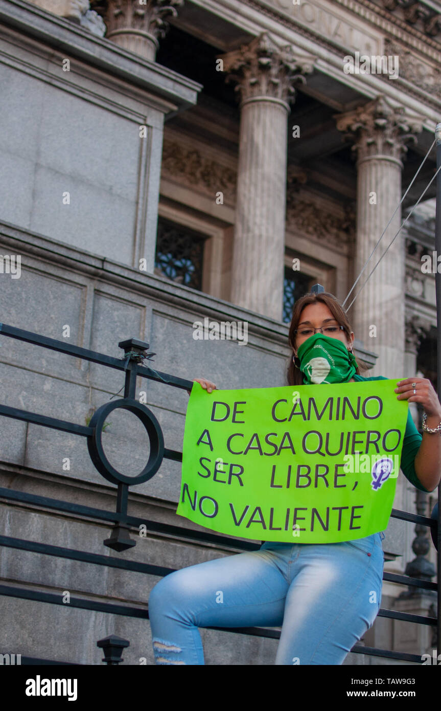 Buenos Aires, Argentina. 28th May, 2019. May 28, 2019 - Buenos Aires, Argentina - Legal abortion: for the eighth time, the project is presented in Congress. On the international day of action for women's health, the draft Law of Voluntary Interruption of Pregnancy is presented Credit: Maximiliano Ramos/ZUMA Wire/Alamy Live News Stock Photo