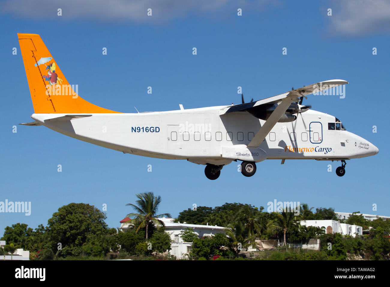 Aircraft short 360 hi-res stock photography and images - Alamy