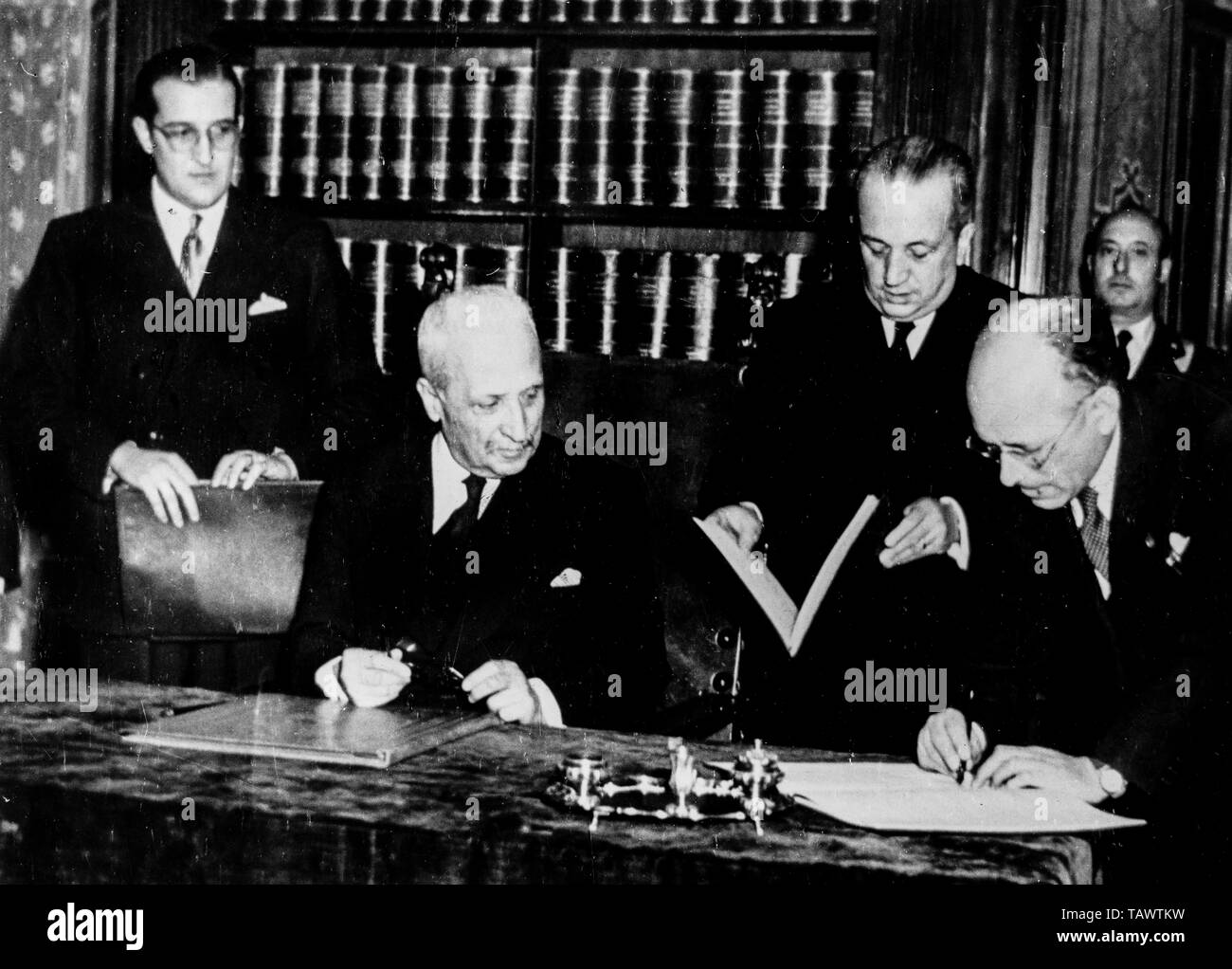 de gasperi, de nicola and terracini at the signing of the Italian