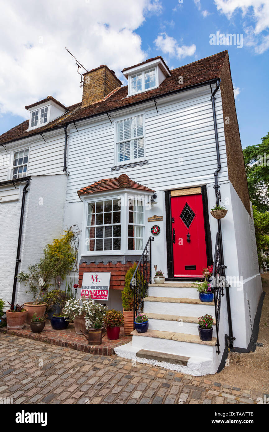 A pretty cottage for sale on Upnor High Street close to the River Meday