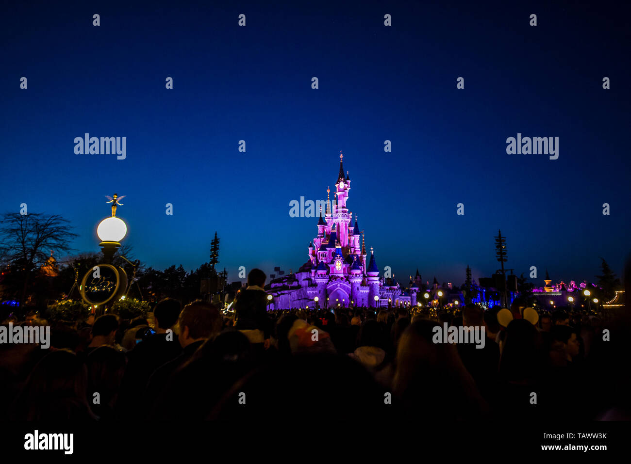 Disney Illuminations With Sleeping Beauty Castle Le Chateau De La Belle Au Bois Dormant At Disneyland Paris Eurodisney Fantasyland Space For Copy Stock Photo Alamy Disney Illuminations With Sleeping Beauty Castle Le Chateau De La Belle Au Bois Dormant At Disneyland Paris Eurodisney Fantasyland Space For Copy Stock Photo Alamy