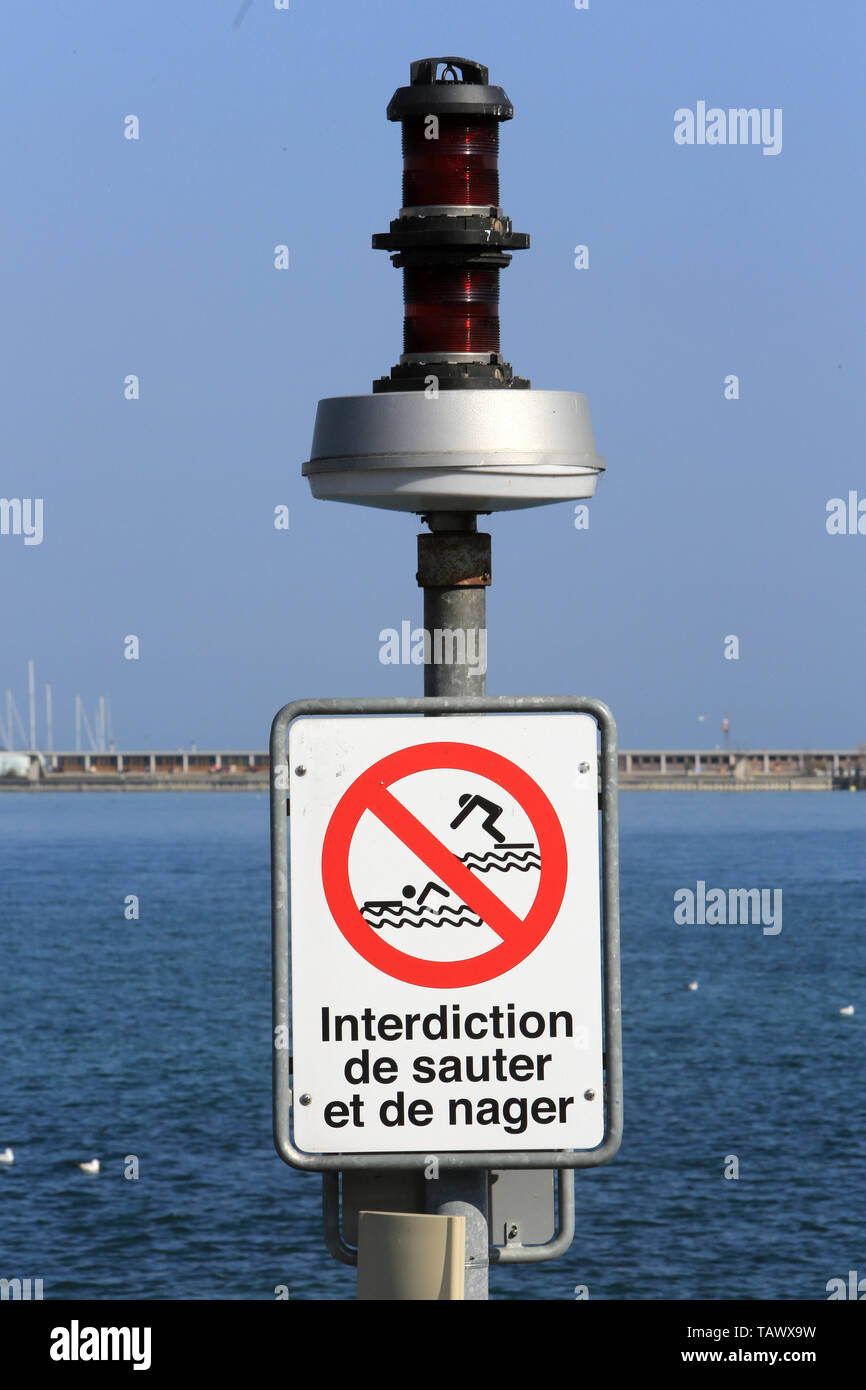 Interdiction de sauter et de nager. Lac Léman. Genève. Suisse. Stock Photo