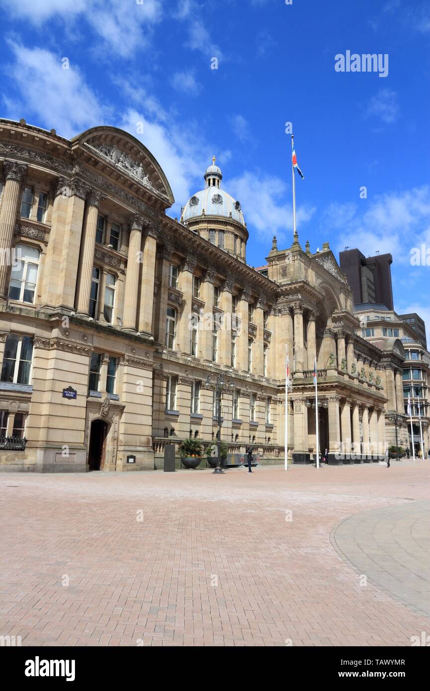 Birmingham museum view hi-res stock photography and images - Alamy