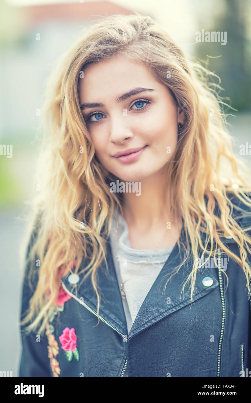 Blonde hair blue eyes hi-res stock photography and images - Alamy