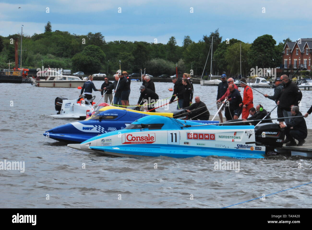 Powerboat Racing Oulton Broad Formula Grand Prix Race Start Stock Photo Alamy Powerboat Racing Oulton Broad Formula Grand Prix Race Start Stock Photo Alamy
