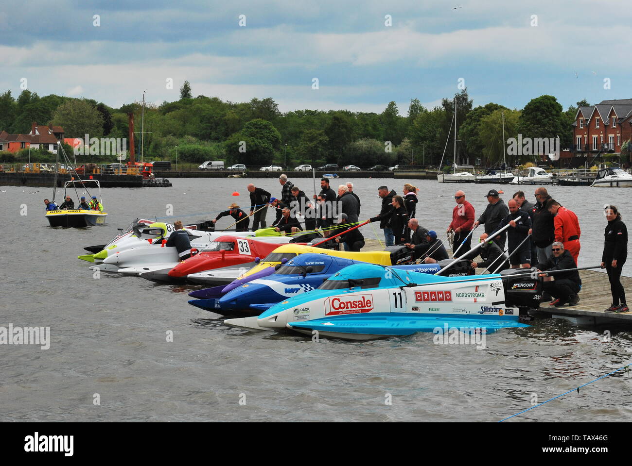 Powerboat Racing Oulton Broad Formula Grand Prix Race Start Stock Photo Alamy Powerboat Racing Oulton Broad Formula Grand Prix Race Start Stock Photo Alamy