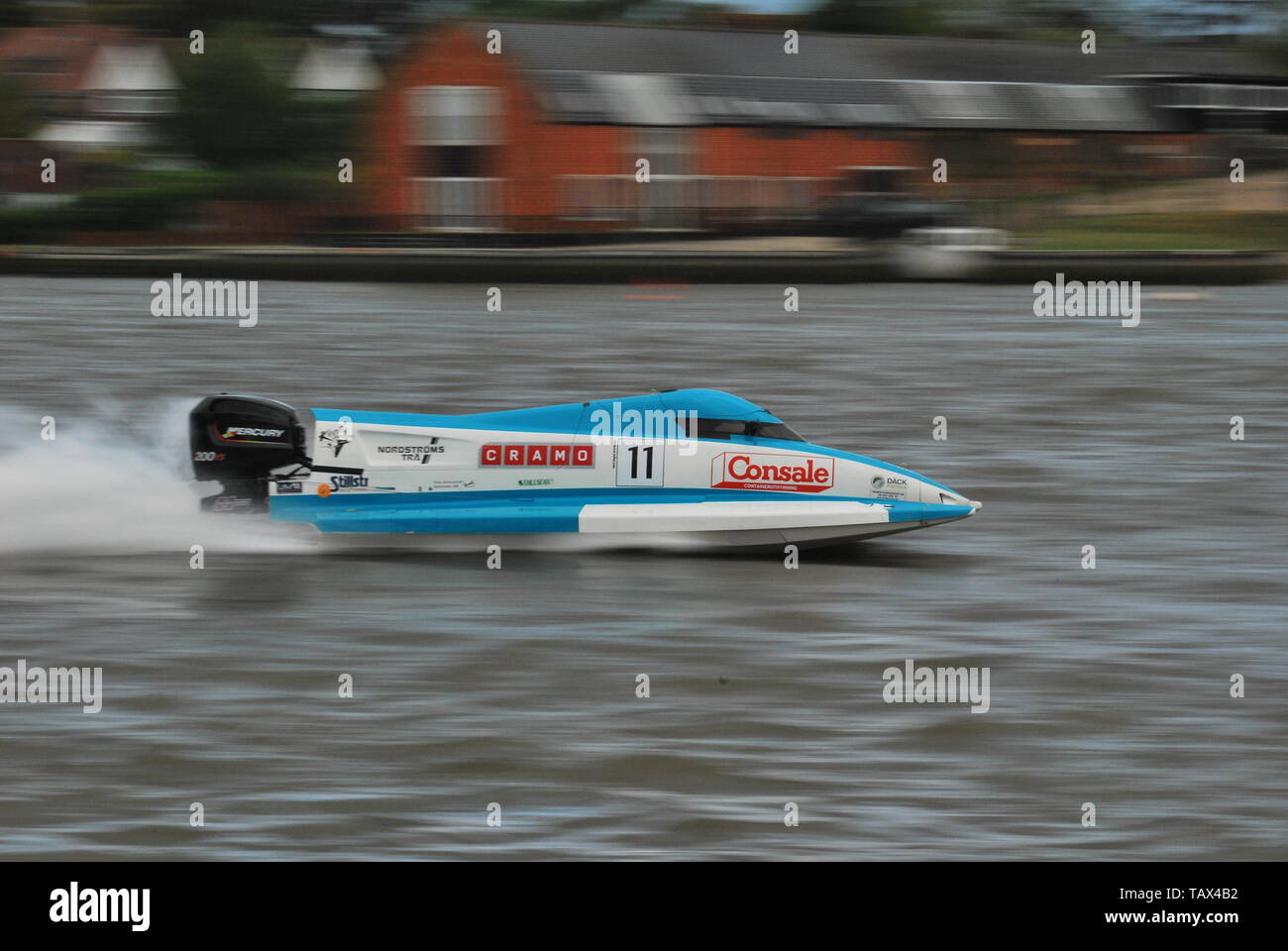 Powerboat Racing Oulton Broad Formula Grand Prix Scott Curtis Stock Photo Alamy Powerboat Racing Oulton Broad Formula Grand Prix Scott Curtis Stock Photo Alamy