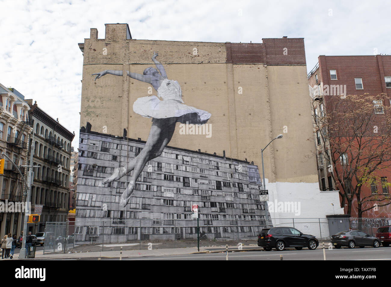 Wandgemälde des französischen Künstlers J.R. in Manhattan, New York, USA./ Mural by French artist J.R in Manhattan, New York, USA. Stock Photo