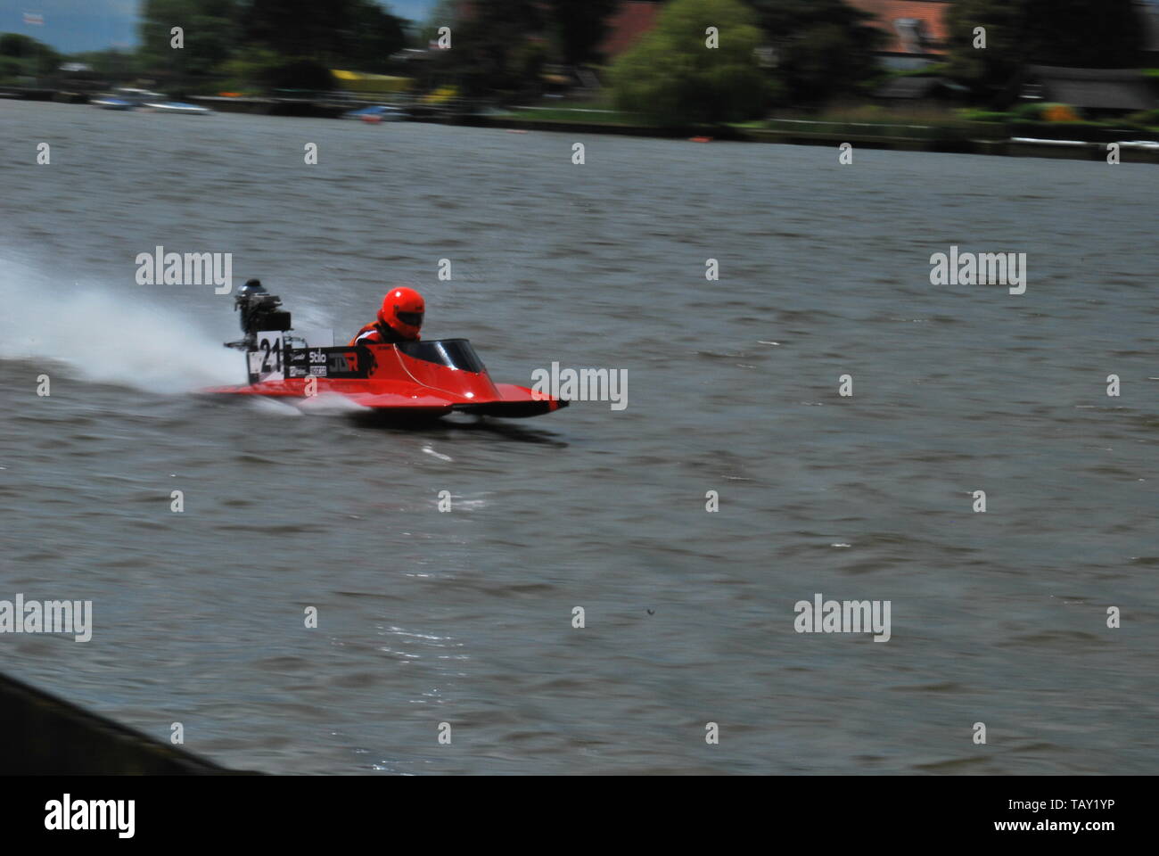 Powerboat Racing Oulton Broad OSY400 Class John Donnelly Stock Photo Alamy Powerboat Racing Oulton Broad OSY400 Class John Donnelly Stock Photo Alamy