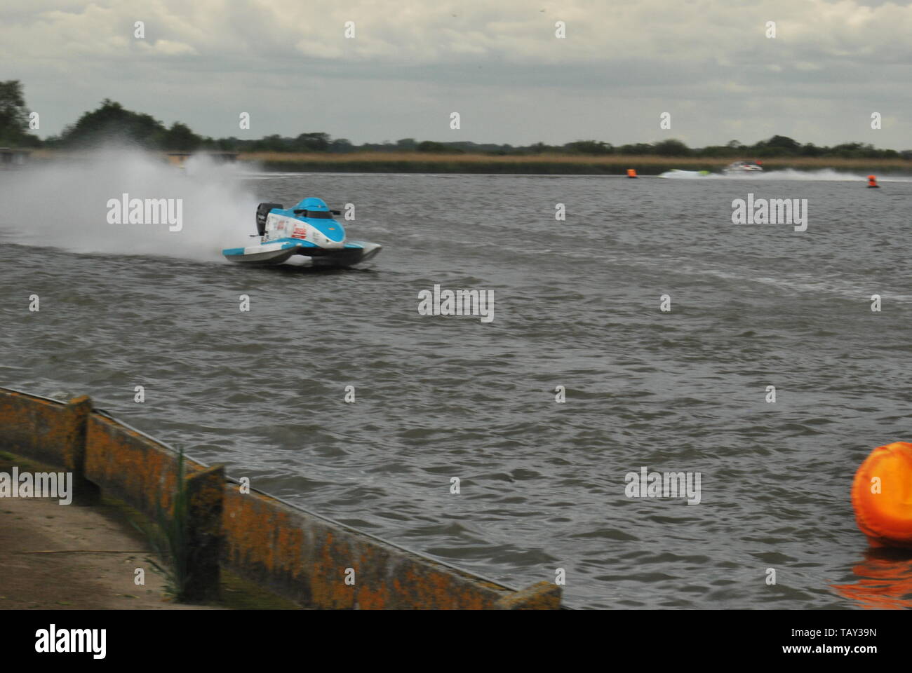 Powerboat Racing Oulton Broad Formula Grand Prix Scott Curtis Stock Photo Alamy Powerboat Racing Oulton Broad Formula Grand Prix Scott Curtis Stock Photo Alamy