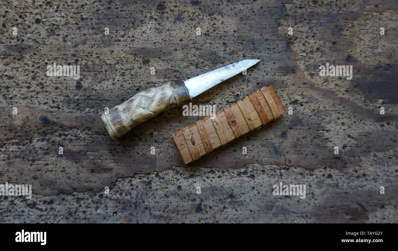 birch bark knife sheath and knife by daegrad tools Stock Photo Alamy