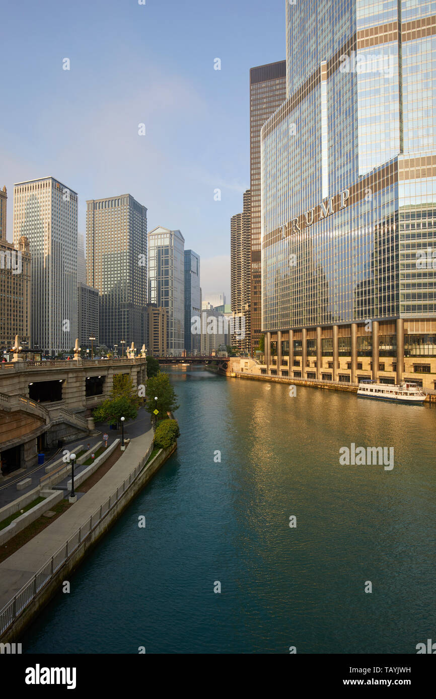Chicago river illinois hi-res stock photography and images - Alamy