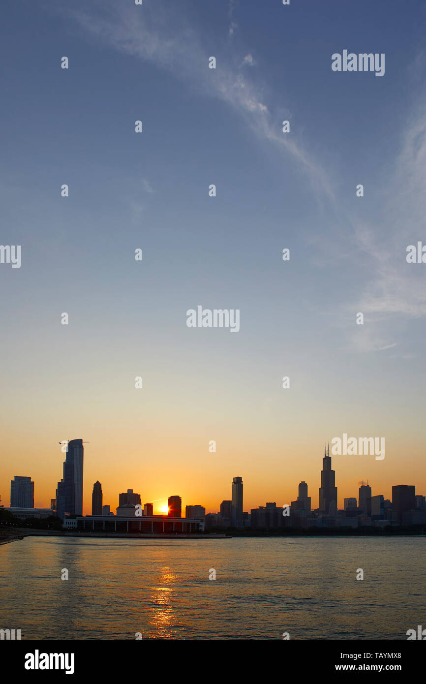 Chicago Skyline at sunset, Chicago, Illinois, United States Stock Photo ...