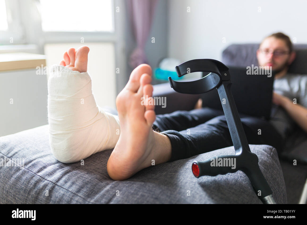 Broken bone heal hires stock photography and images Alamy