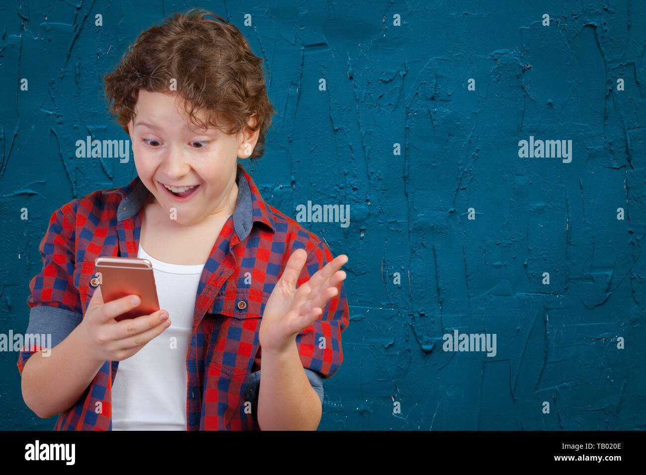 Boy Send Msg Schoolboy sending message from phone mobile isolated Stock Photo - Alamy