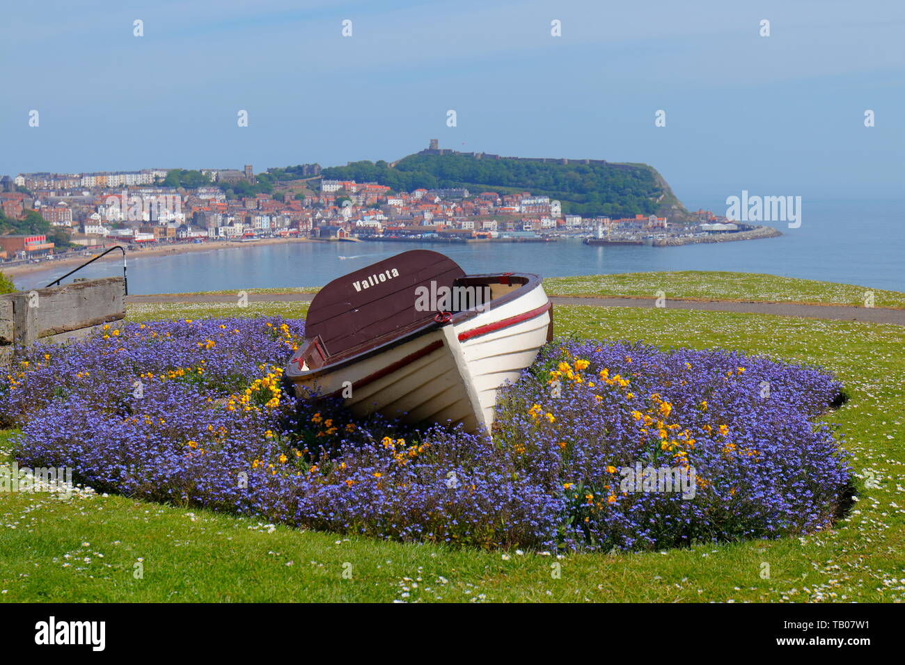 Boat planter hires stock photography and images Alamy