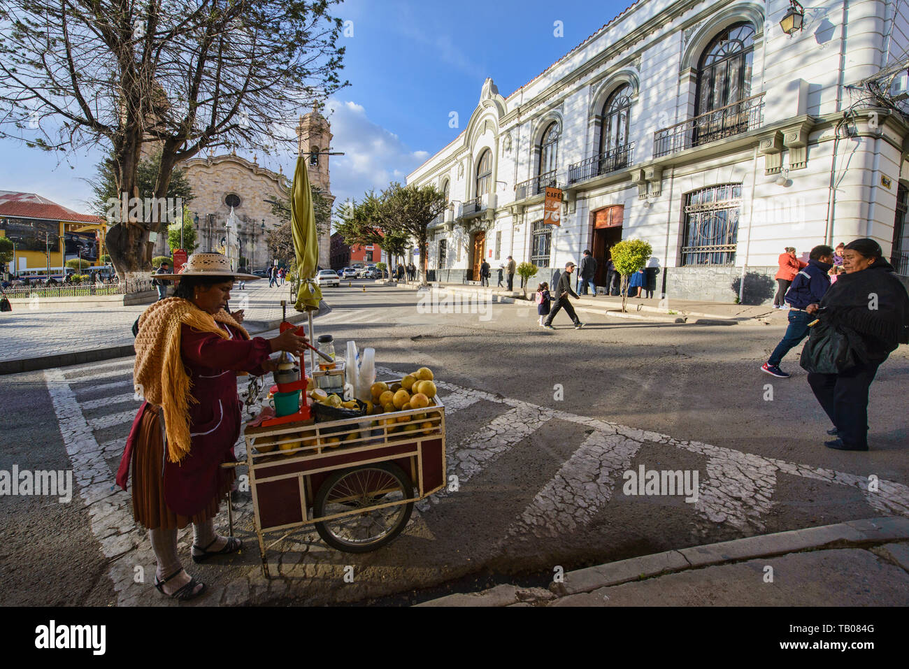 Cholita selling fruit juice in Potosi, Bolivia Stock Photo Alamy