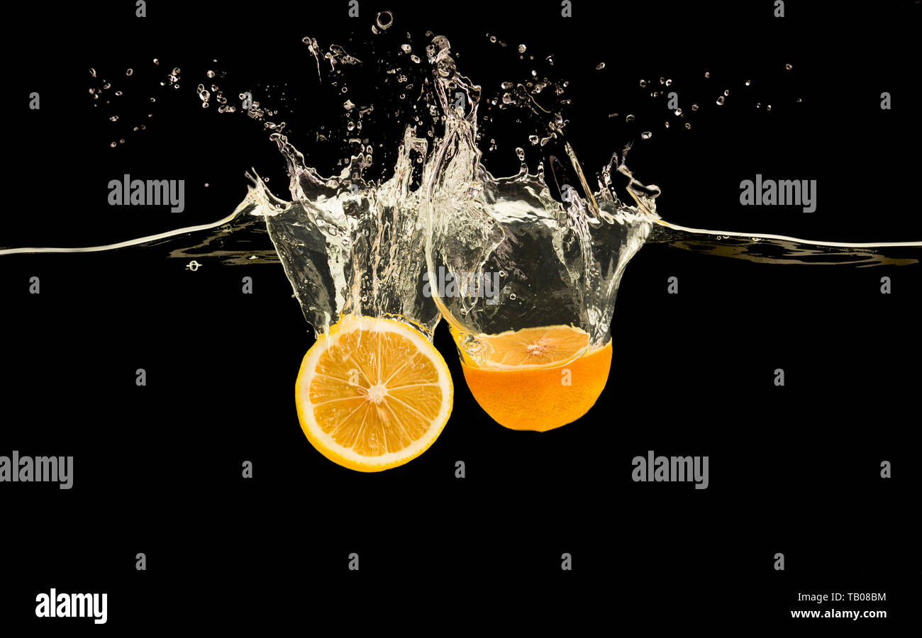 Slice ripe orange in water hi-res stock photography and images - Alamy