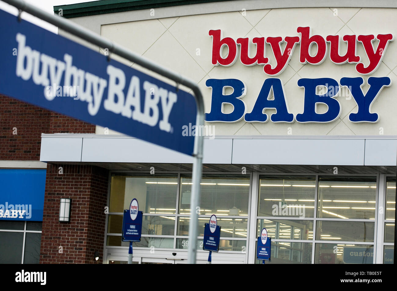 Buybuybaby hi-res stock photography and images - Alamy