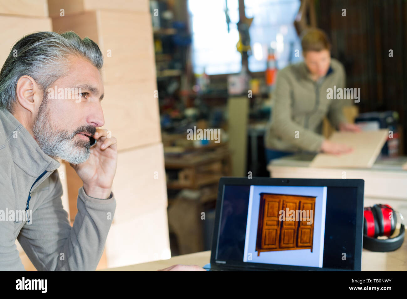 Selling furniture hi-res stock photography and images - Alamy