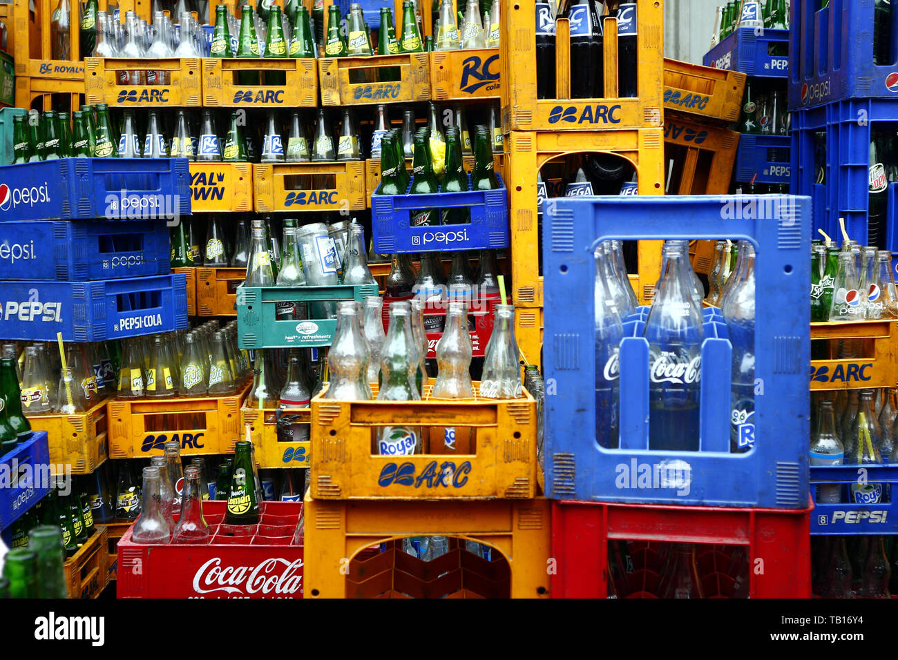 Empty soft drink bottles cases hires stock photography and images Alamy