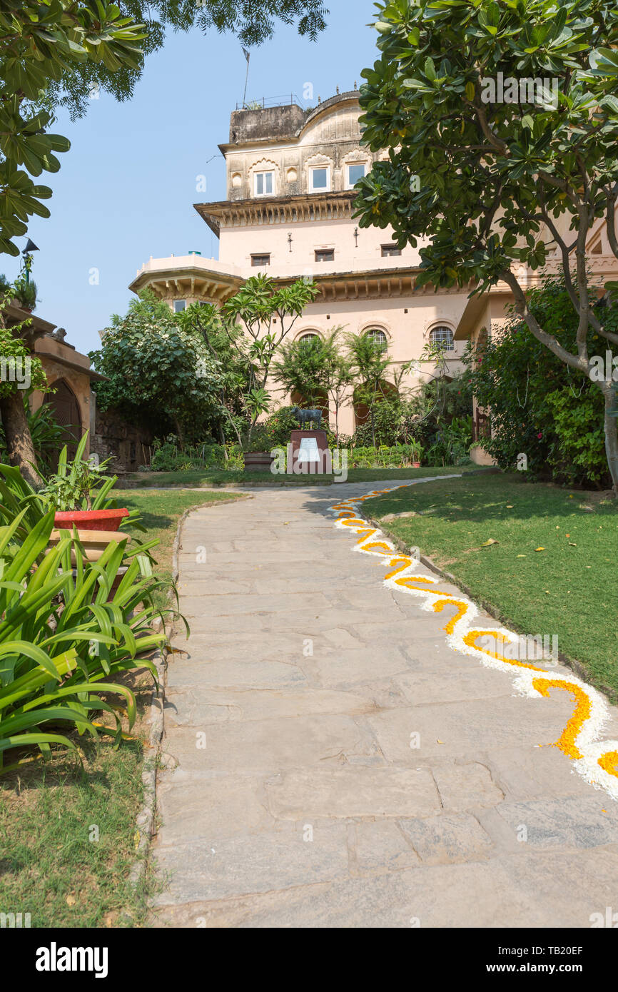 Decorated pathway to Neemrana fort palace entrance Stock Photo