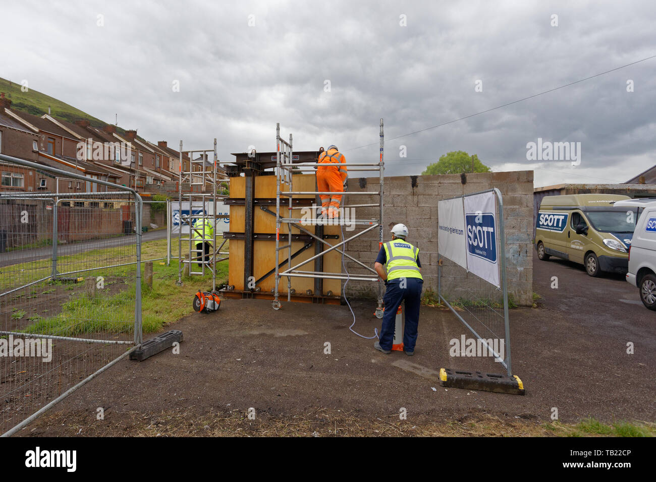Port Talbot United Kingdom 28th May 2019 A Worker Cuts One Of
